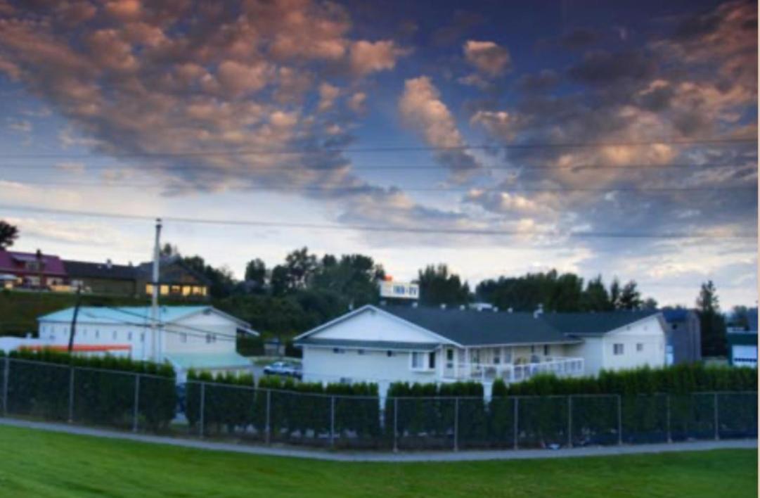 Fraser Bridge Inn Quesnel Exteriér fotografie